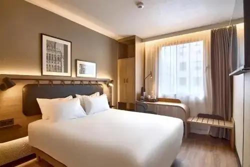 Ile kosztuje nocleg w Warszawie? Ceny, które mogą cię zaskoczyć