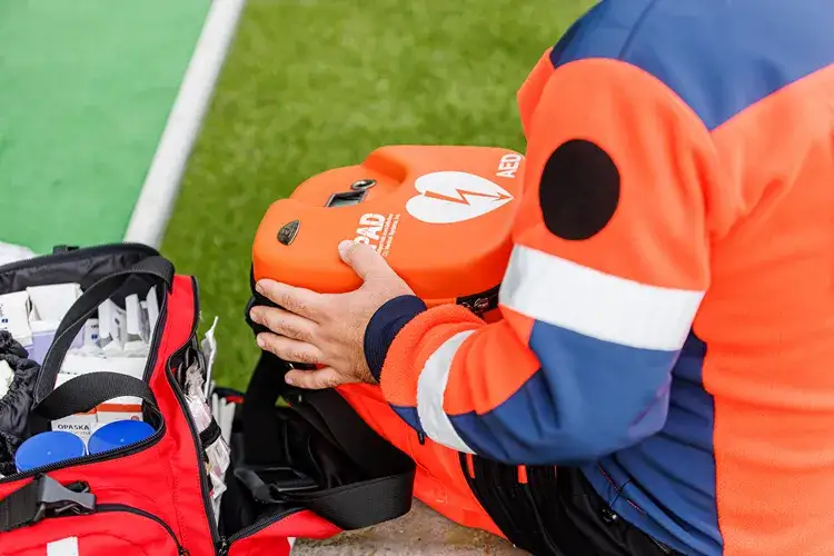 Zatrucia: objawy, pierwsza pomoc i jak uniknąć zagrożenia