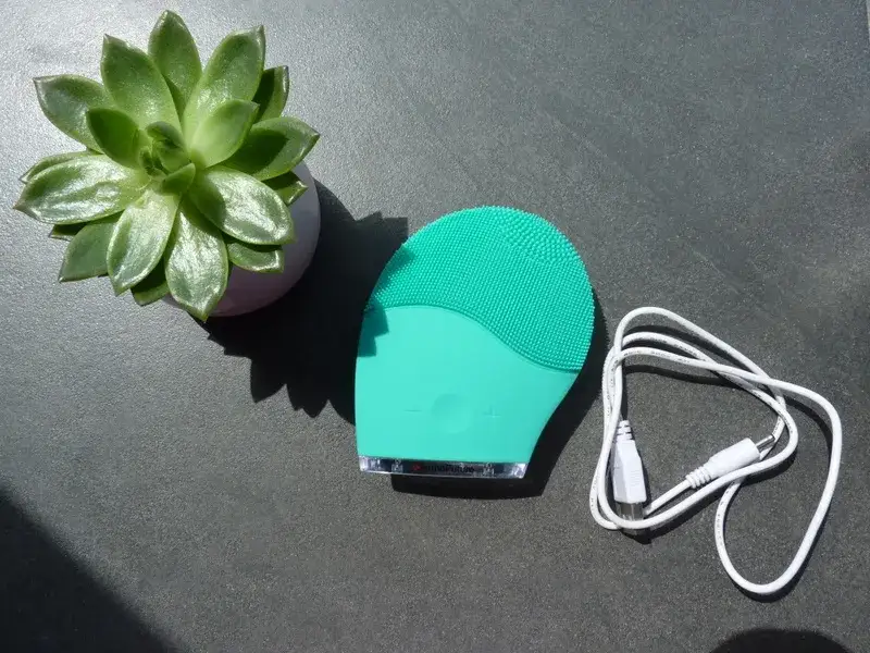 Jak ładować szczoteczkę soniczna do twarzy - uniknij problemów z ładowaniem