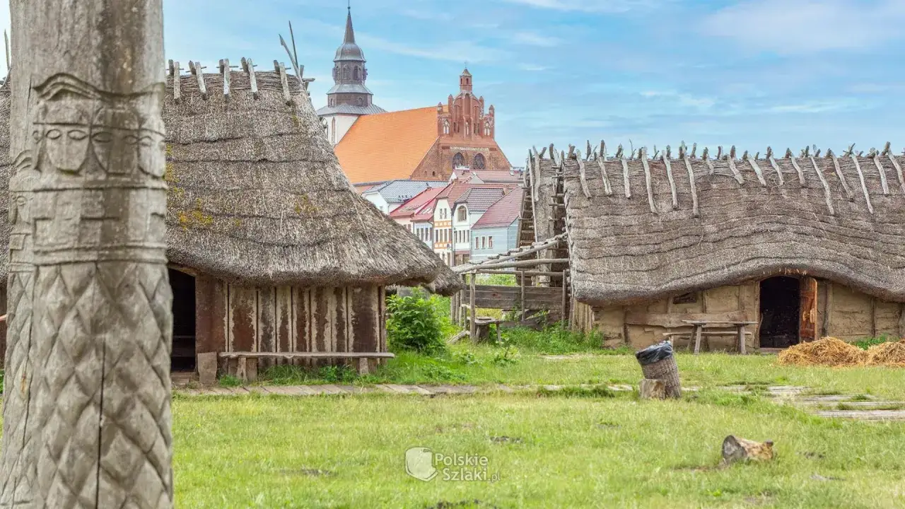 Skansen Słowian i Wikingów Wolin: Żywa historia. Twój przewodnik!