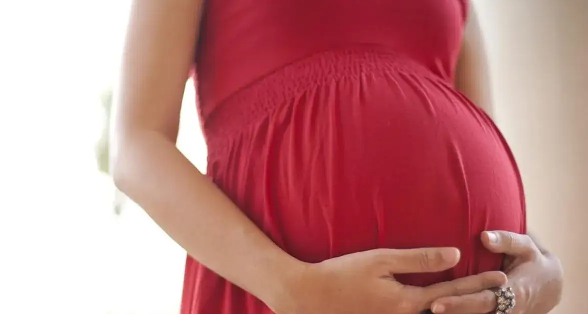 Czy do porodu trzeba zdjąć obrączkę? Oto, co musisz wiedzieć