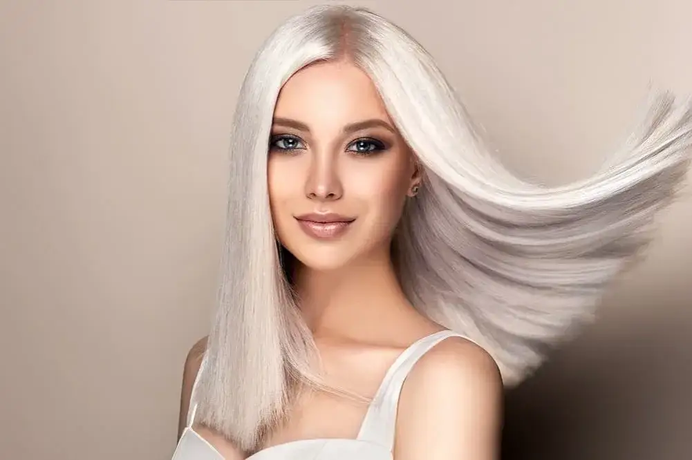 Jaka henna dla blondynek? Odkryj idealne odcienie dla Twoich włosów