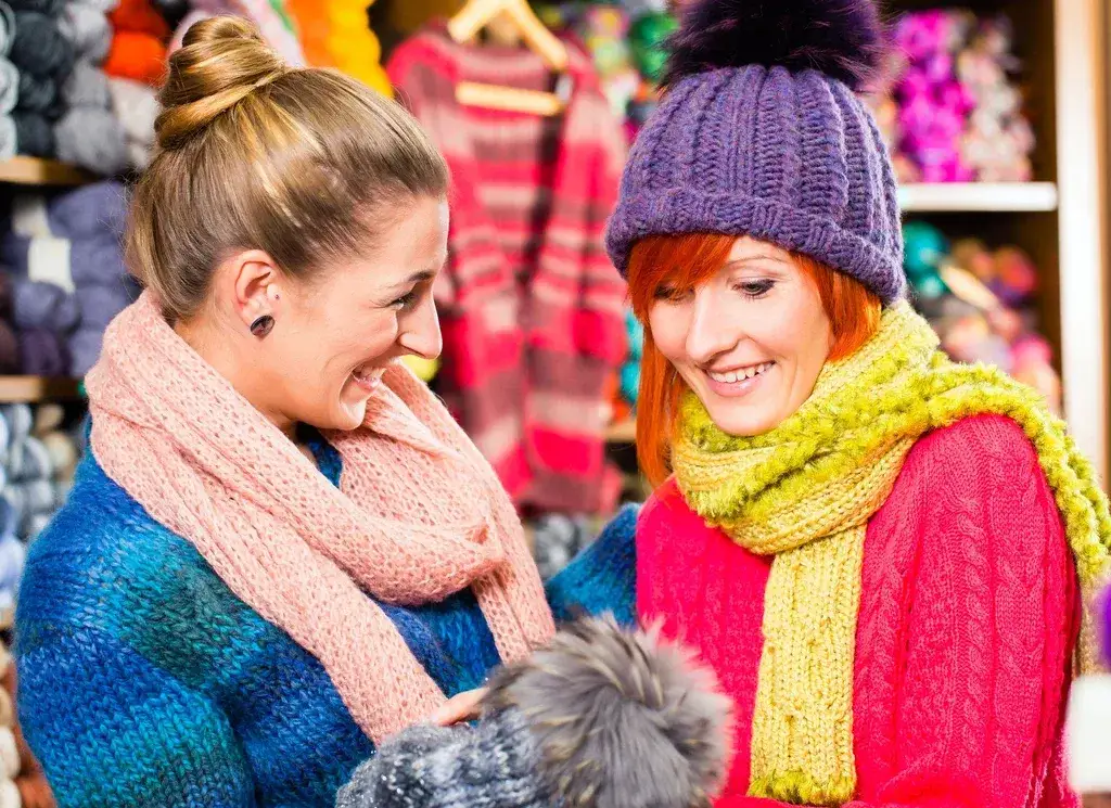 Jak się ubrać na 5 stopni, by nie zmarznąć i czuć się komfortowo