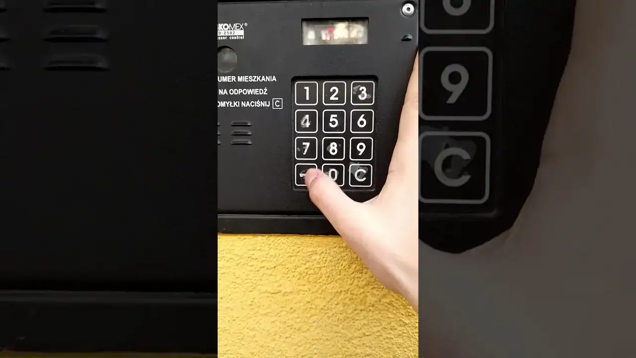 Czy można zmienić kod do domofonu? Oto co musisz wiedzieć