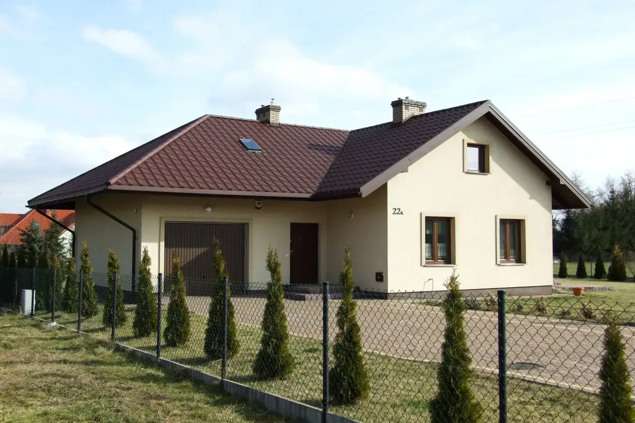 Brązowa dachówka jaka elewacja - idealne kolory, które zachwycą