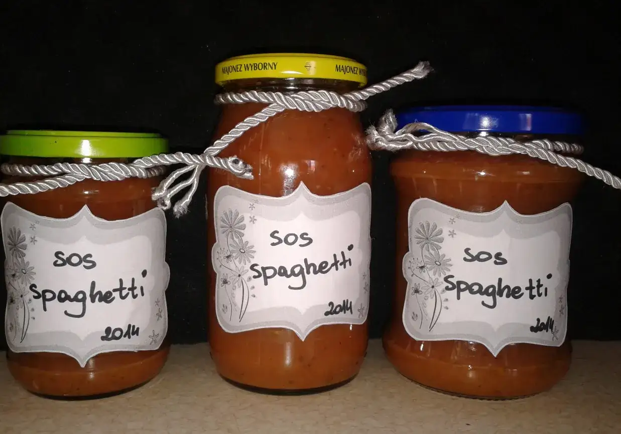 Jak zawekować sos do spaghetti i uniknąć psucia się w słoikach