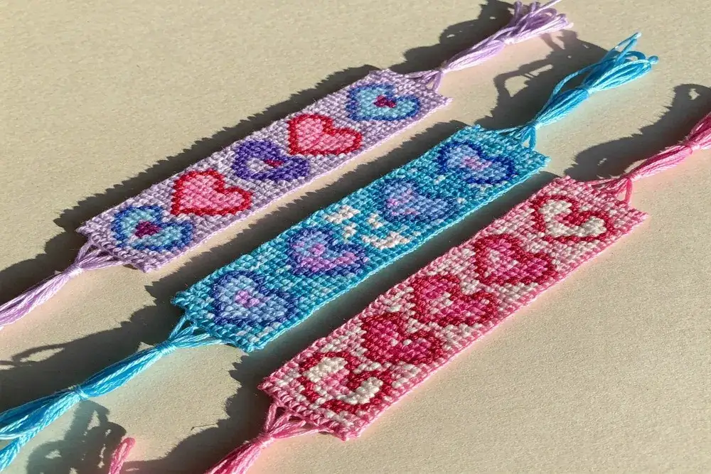 Stwórz bransoletkę z nitki! Prosty poradnik DIY dla początkujących.