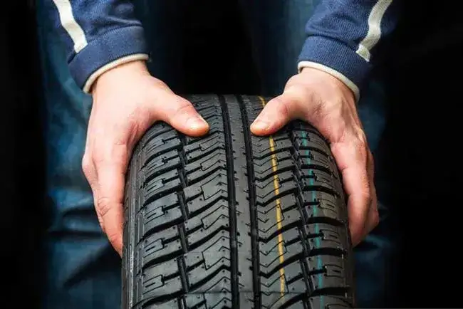 Jak założyć opony - Proste kroki, które zapobiegną błędom