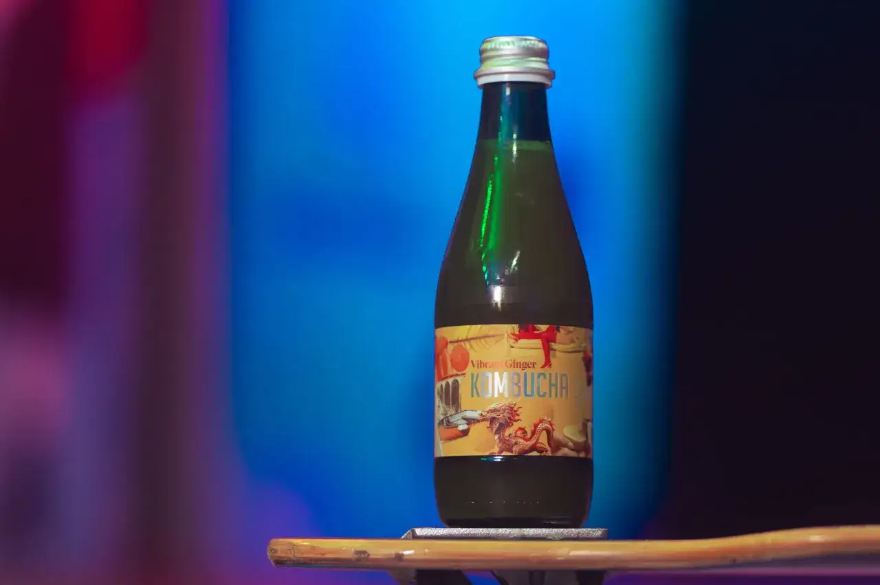 Jaki smak ma kombucha? Odkryj zaskakujące różnice smakowe