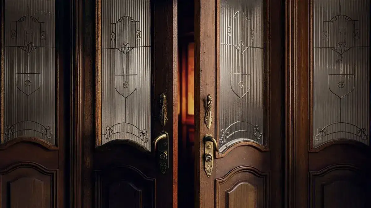 Jak odnowić stare drzwi z szybą i przywrócić im dawny blask