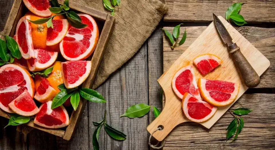 Jak się pisze grejpfrut? Unikaj błędów w pisowni tego słowa