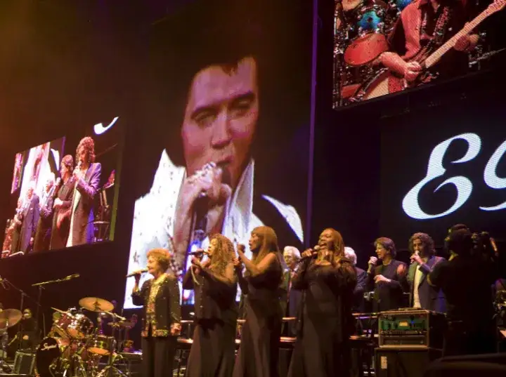 Kiedy urodził się Elvis Presley? Odkryj fascynujące szczegóły jego życia