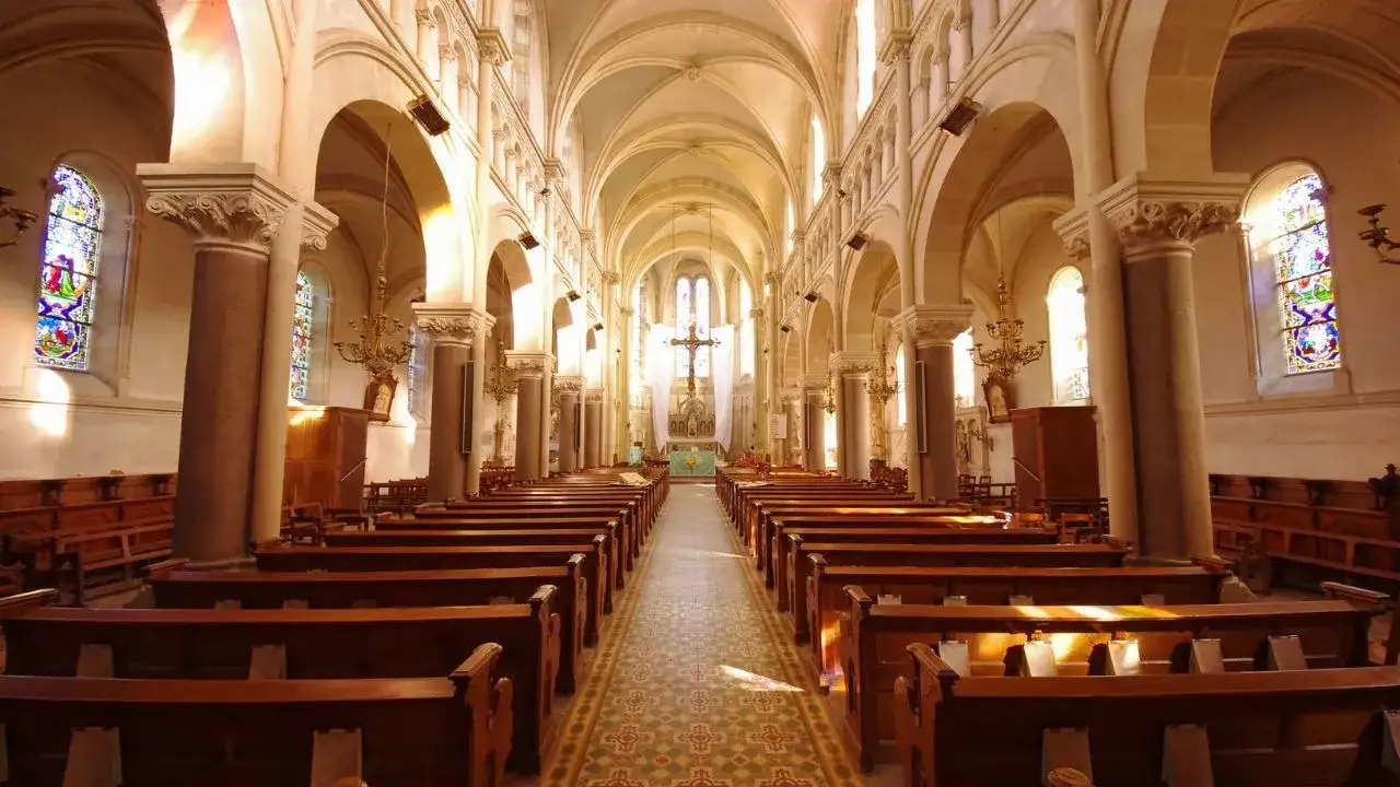 Ile ziemi ma kościół w Polsce? Zaskakujące fakty o jego majątku