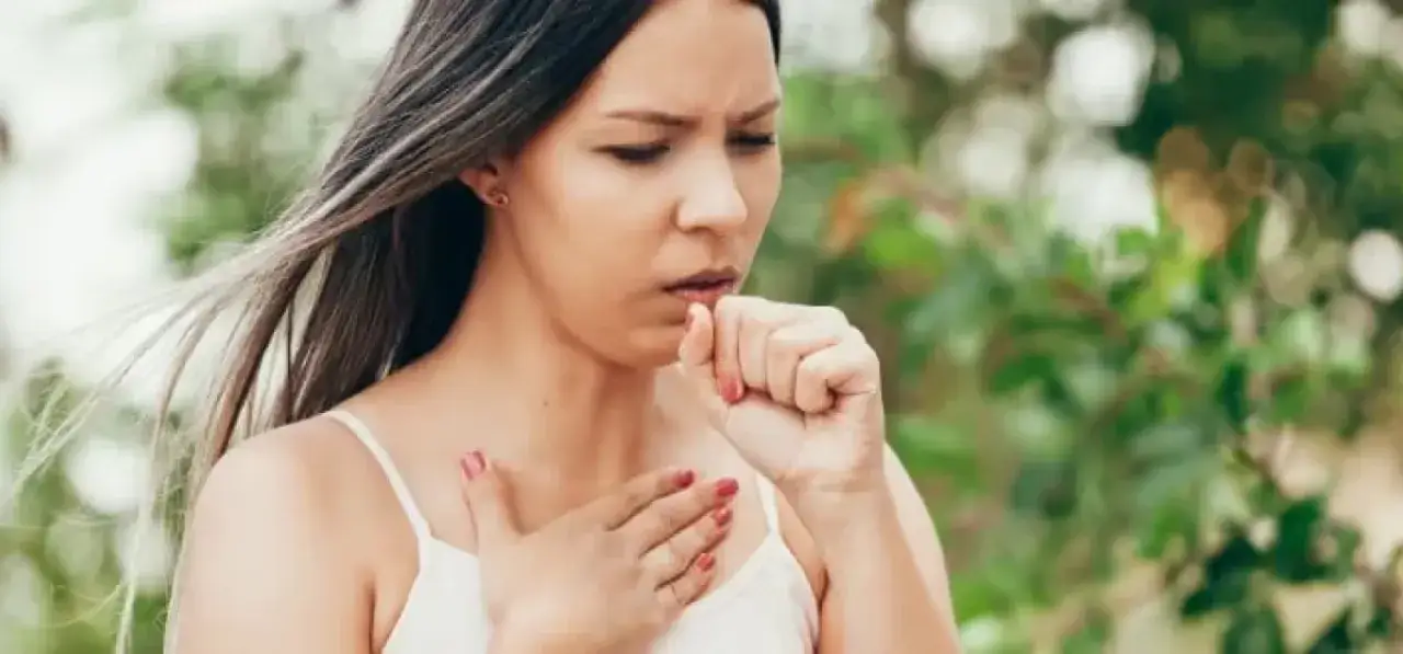 Jaki kaszel przy alergii? Poznaj objawy i różnice z infekcją