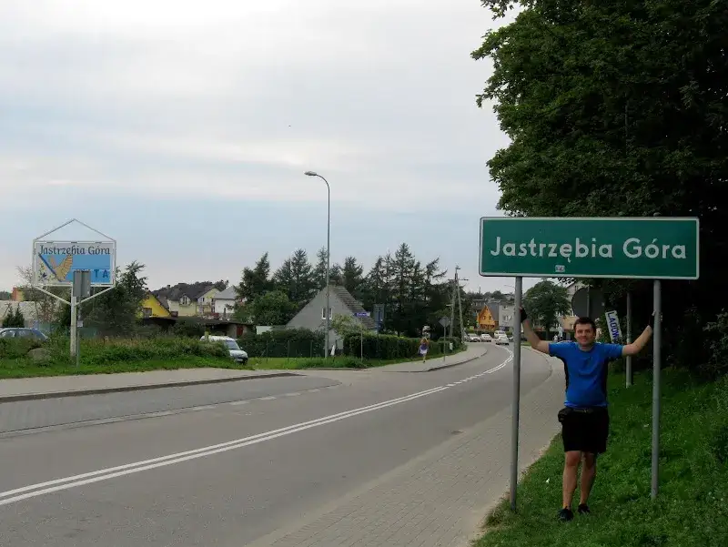 Jak dojechać z Jastrzębiej Góry na Hel - najlepsze opcje podróży