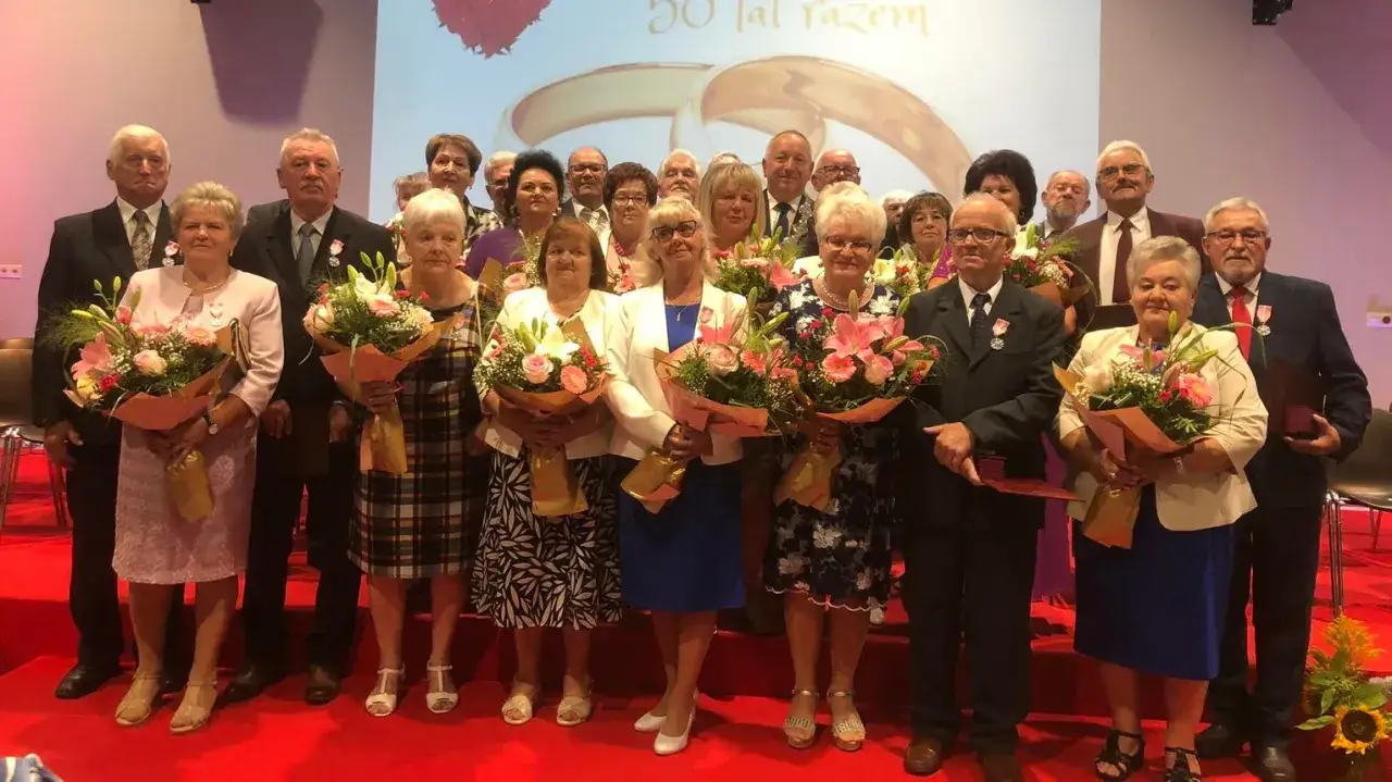 50 lat po ślubie – poznaj znaczenie złotych godów i tradycje