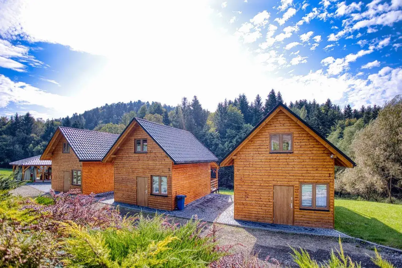 Bieszczady: Nocleg idealny? Domki, SPA, agroturystyka wybierz mądrze!