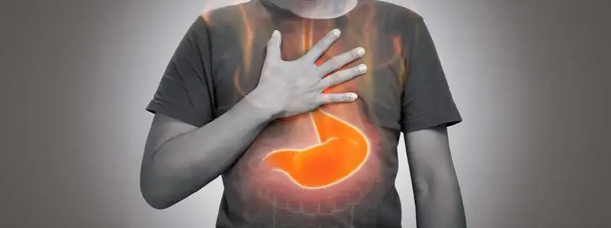 Przepuklina żołądka: 7 objawów, które nie mogą Cię zwieść