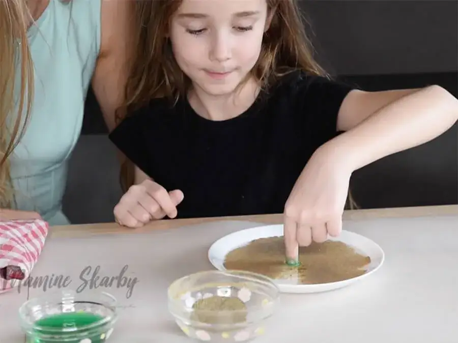 Jak działa mydło? Eksperyment z pieprzem dla dzieci i dorosłych