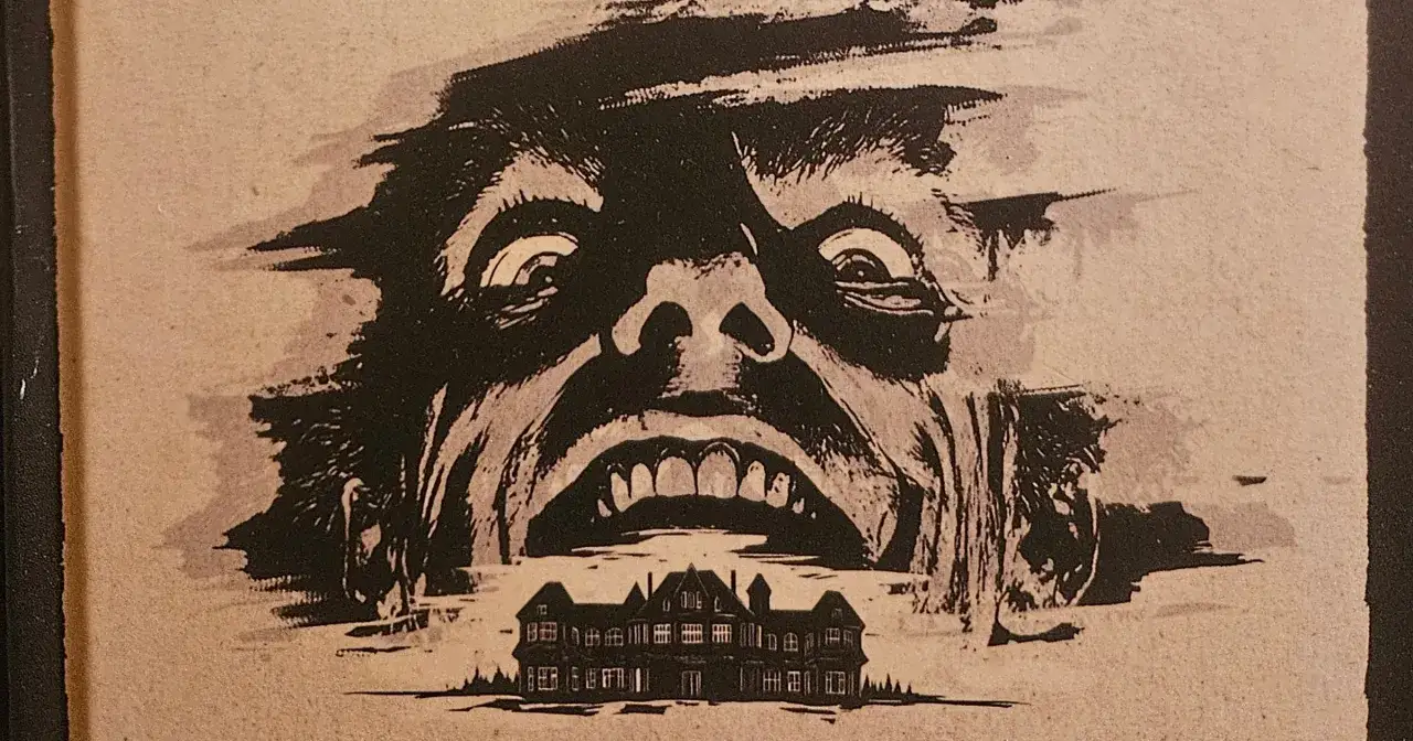 Lśnienie recenzja: Dlaczego książka Kinga wciąż przeraża bardziej?