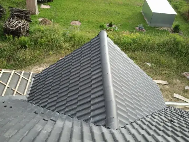 Jak kłaść dachówkę: proste techniki, które zapewnią trwałość dachu