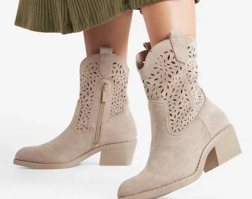 Kowbojki jeździeckie – dlaczego warto je mieć i na co zwrócić uwagę