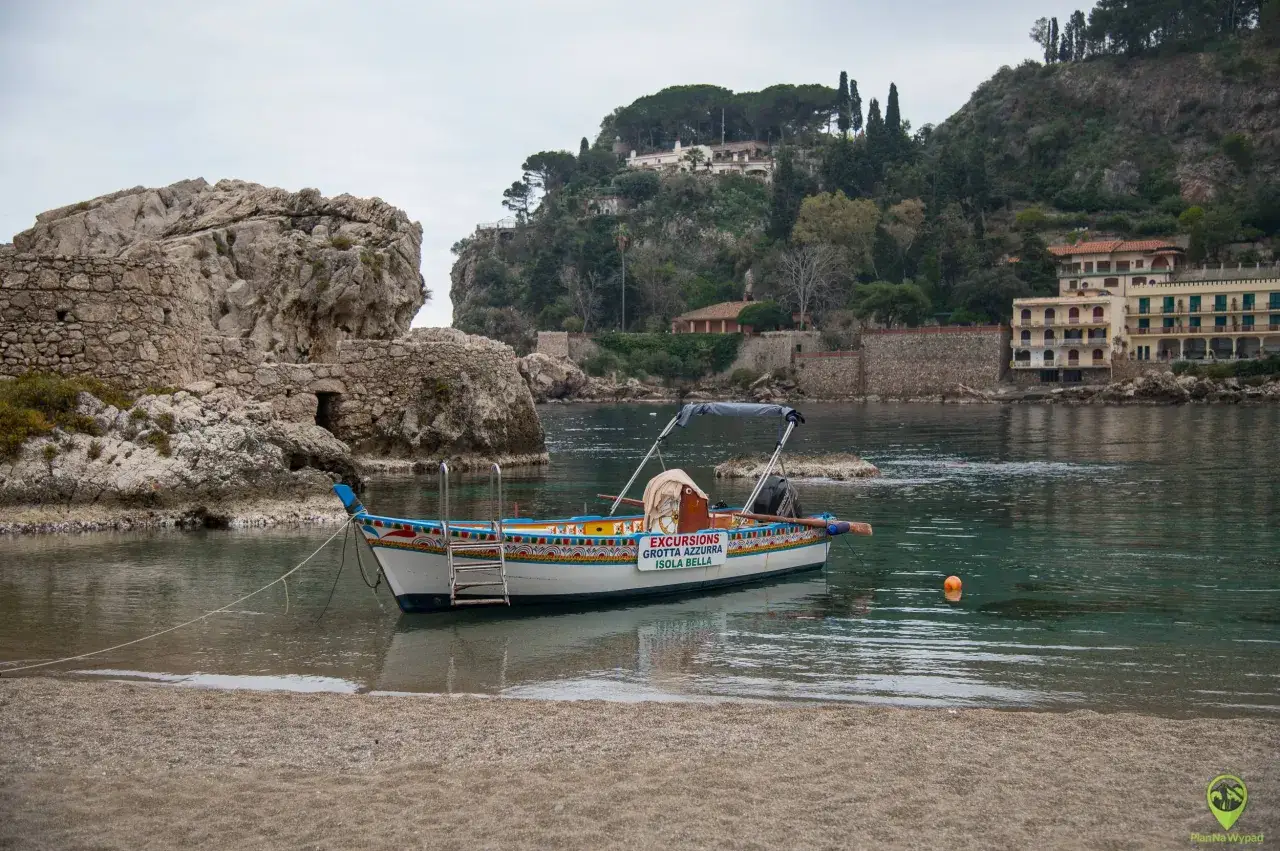 Taormina: Gdzie zjeść? Uniknij pułapek, odkryj smaki Sycylii!