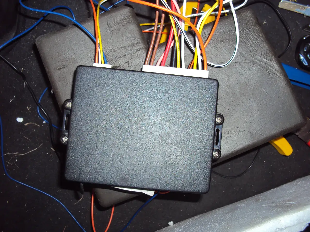 Jak wyłączyć automatyczne zamykanie drzwi w samochodzie i uniknąć problemów