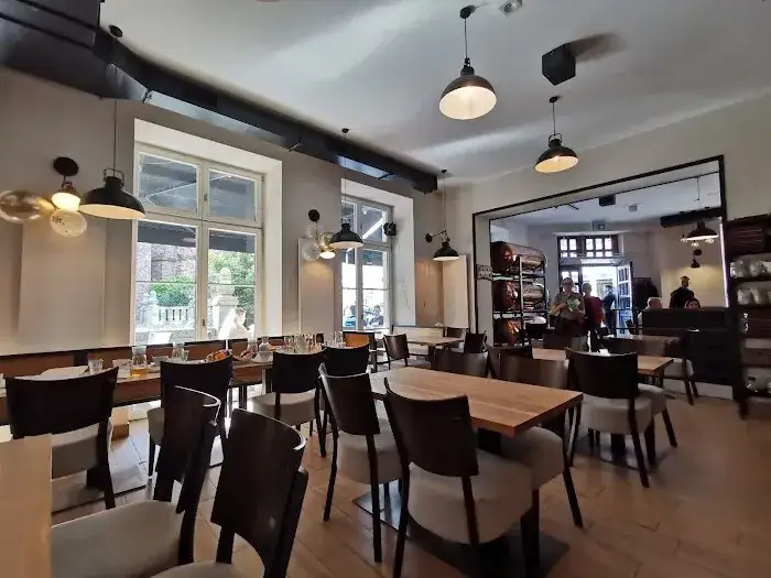 Gdzie zjeść w Poznaniu? Odkryj najlepsze restauracje i smaki