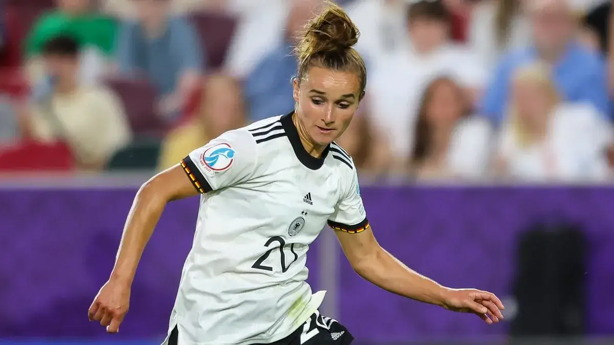 Zarobki w kobiecej piłce nożnej: dlaczego są tak niskie w Polsce?