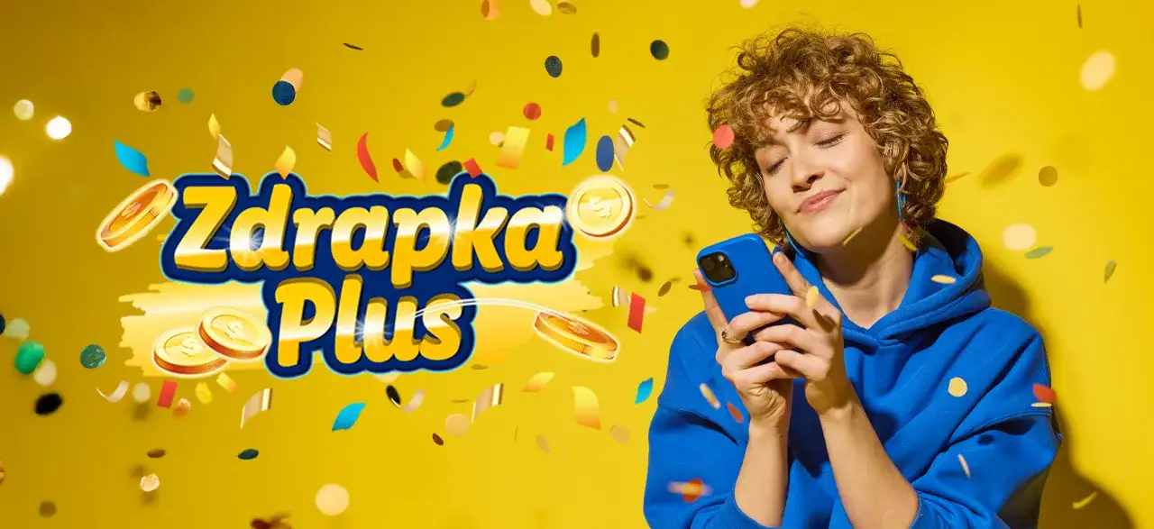 Kobieta w niebieskiej bluzie z kapturem gra w zdrapki na telefonie, otoczona złotymi monetami i konfetti.