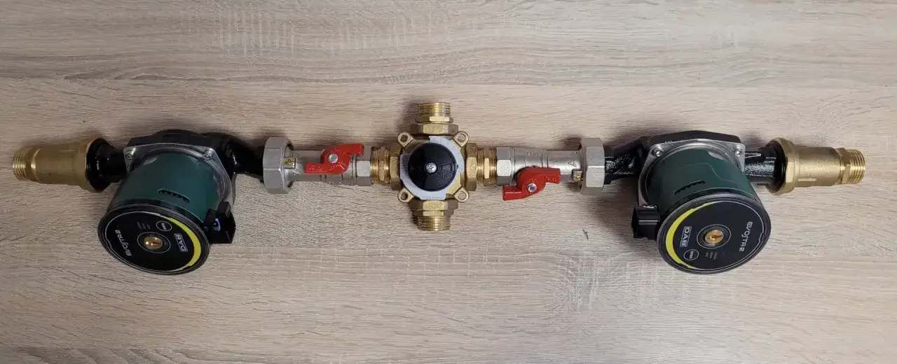 Sprzęgło hydrauliczne czy zawór czterodrogowy - co wybrać do instalacji?