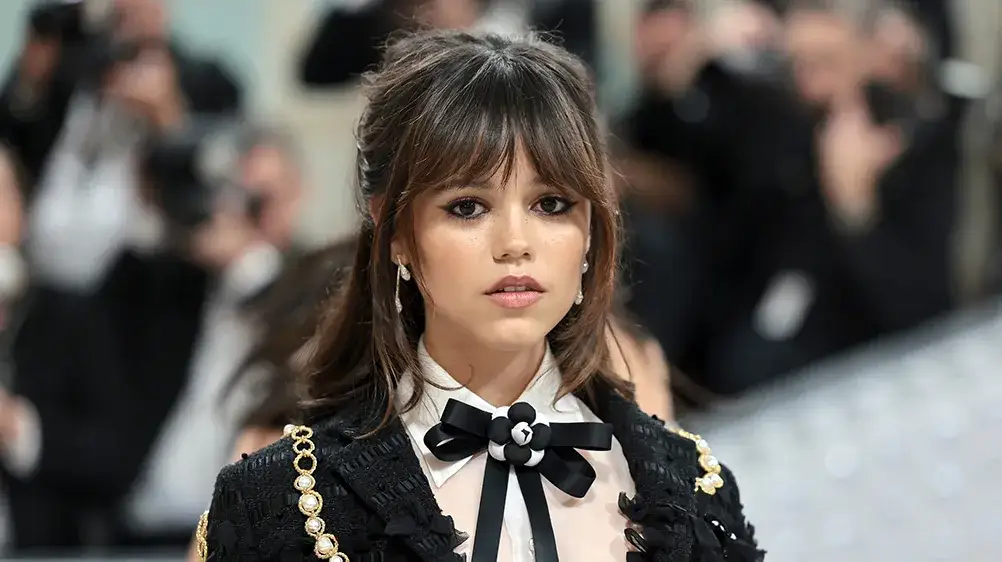 Jenna Ortega: Poznaj wiek młodej gwiazdy serialu Wednesday