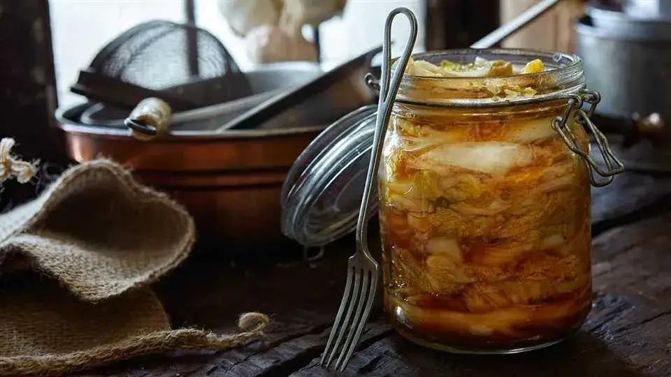 Kimchi jak długo przechowywać, aby uniknąć zepsucia i straty smaku
