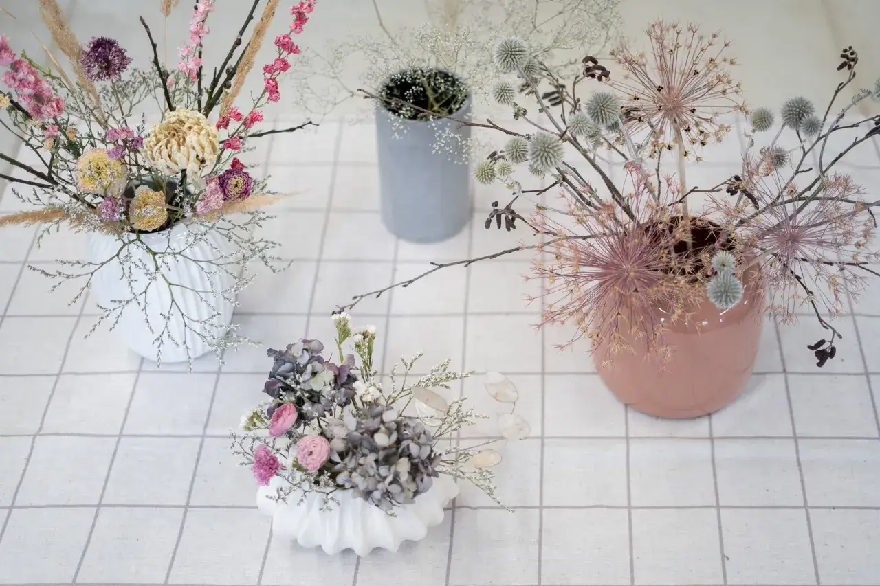 Oryginalne pomysły na wazon – co do wazonu zamiast kwiatów?