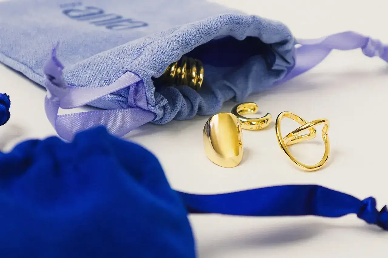 Jak zapakować bransoletkę? Niezapomniany prezent krok po kroku