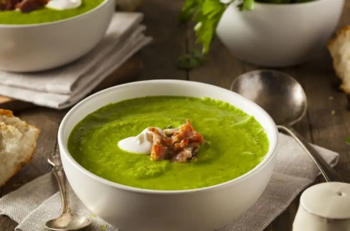 Jak zagęścić zupę mąką i uniknąć grudek – sprawdzone metody