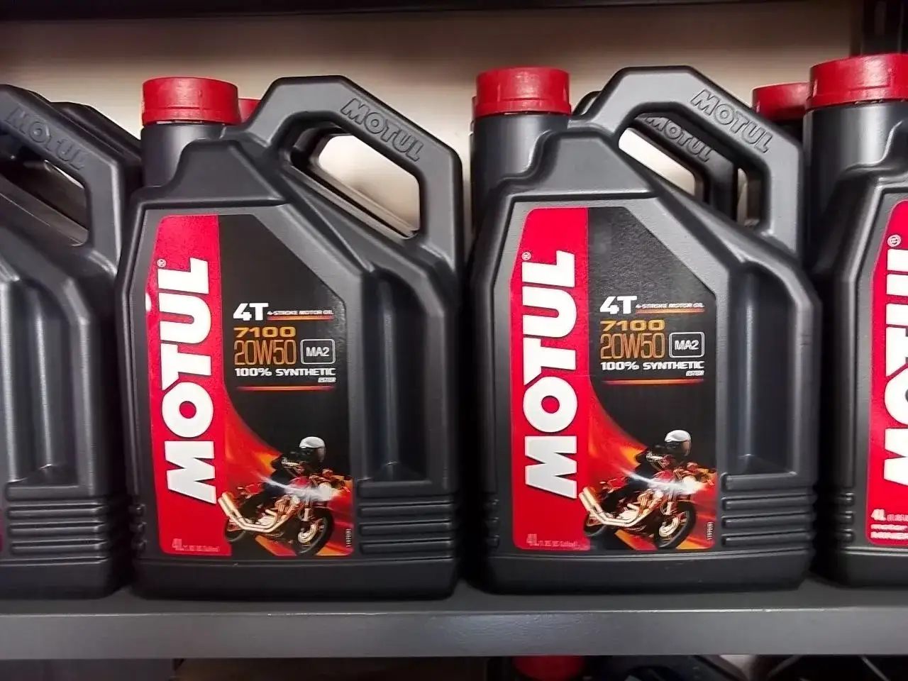 MOTUL 3000 20W50 - najlepszy olej do silników czterosuwowych