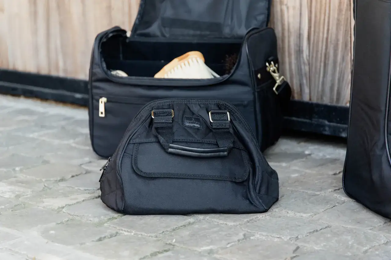 Pokrowiec na kask jeździecki: Wybierz mądrze! Ochrona i styl