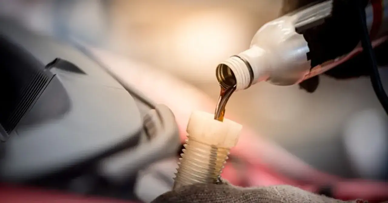 Płukanka silnika: Czy warto? Korzyści i zagrożenia dla auta