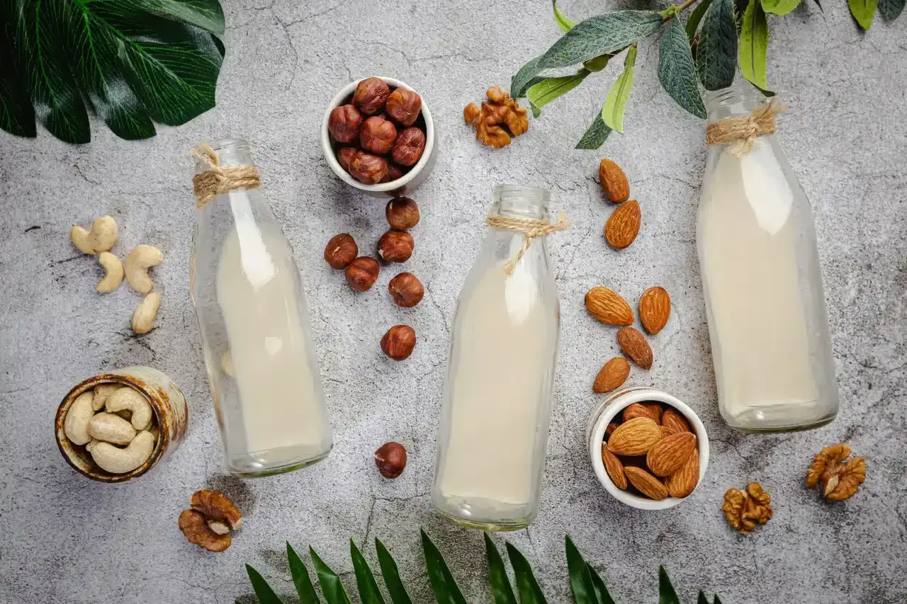 Mleko krowie czy roślinne: Co wybrać dla zdrowia i smaku?