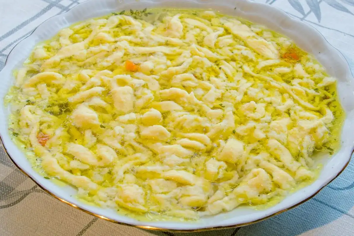 Lane kluski idealne do zupy: Prosty przepis i sekrety perfekcji