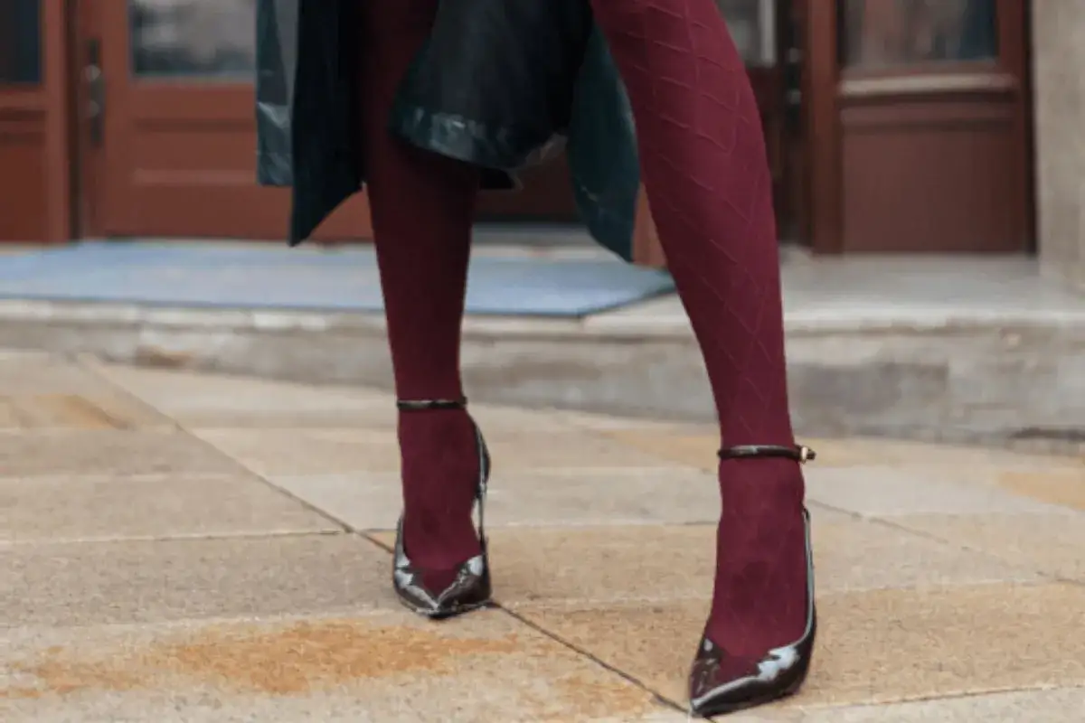 Rajstopy jak legginsy: Komfort, styl i jak je nosić?