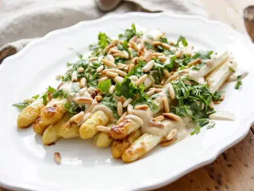 Spargel als Hauptgericht: Rezepte & Ideen für königlichen Genuss