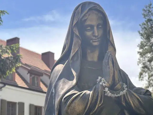 Stary z sanktuarium maryjnym: historia, znaczenie i aktualności