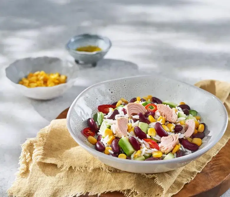 Jaki sos do sałatki z tuńczykiem? Odkryj najlepsze przepisy i smaki