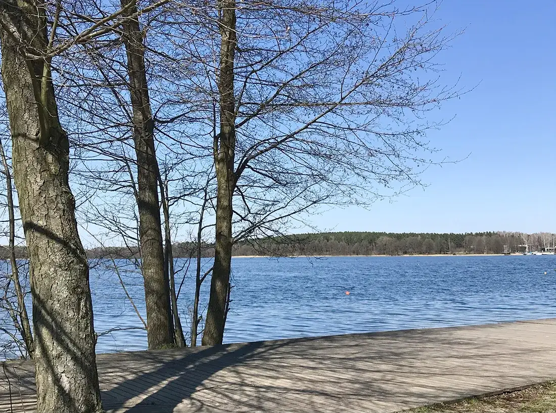 Najpiękniejsze jeziora w Olsztynie: atrakcje, plaże i rekreacja nad wodą