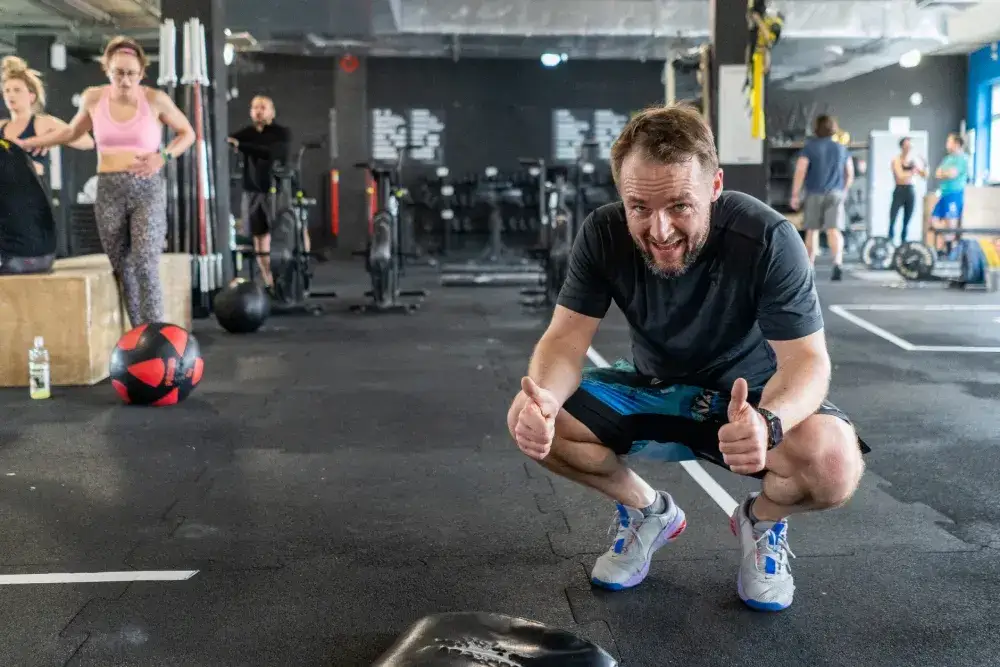 Gdzie znaleźć najlepsze kluby CrossFit w Warszawie z kontaktami?