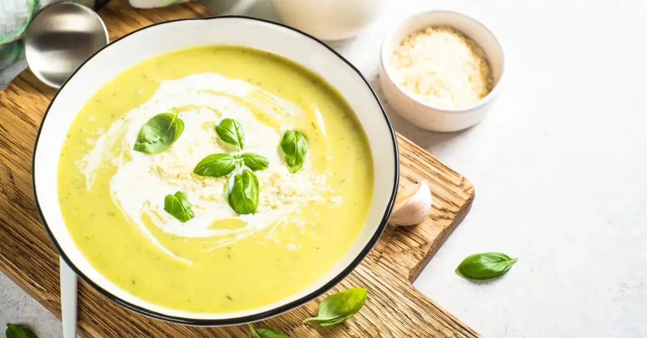 Aksamitna zupa krem z cukinii: prosty przepis i triki na idealny smak