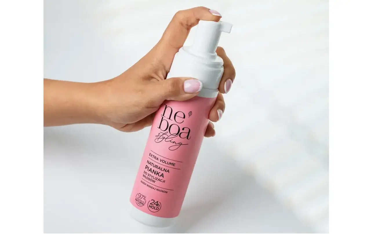 Jak pianka do włosów zmienia stylizację i poprawia kondycję włosów